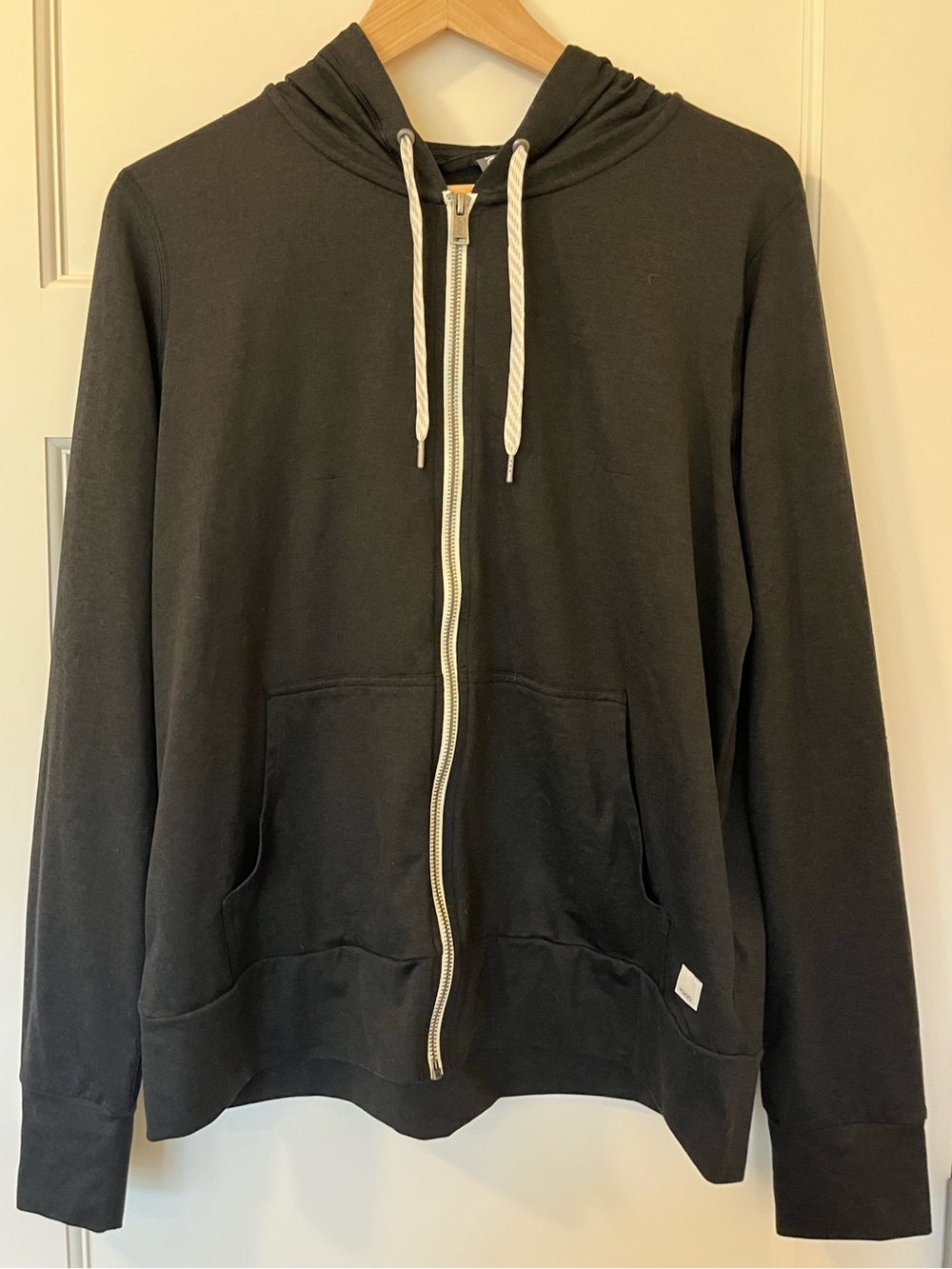 Vuori Women’s Large Charcoal Full Zip Hoodie Performance Sweatshirt